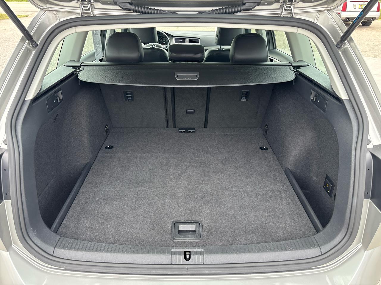 Volkswagen Golf SportWagen TDI SE 6A 2015