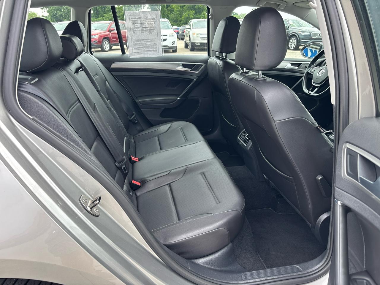 Volkswagen Golf SportWagen TDI SE 6A 2015