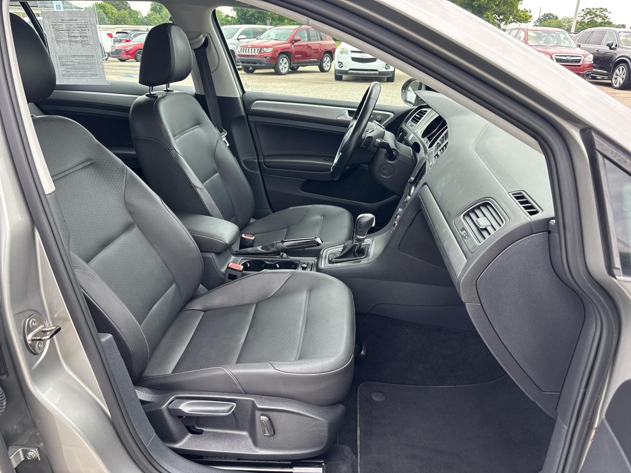 Volkswagen Golf SportWagen TDI SE 6A 2015
