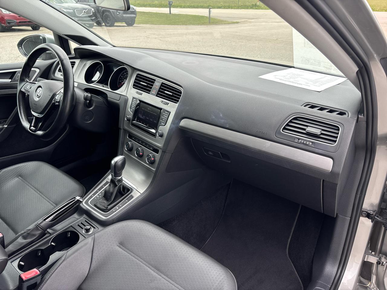Volkswagen Golf SportWagen TDI SE 6A 2015