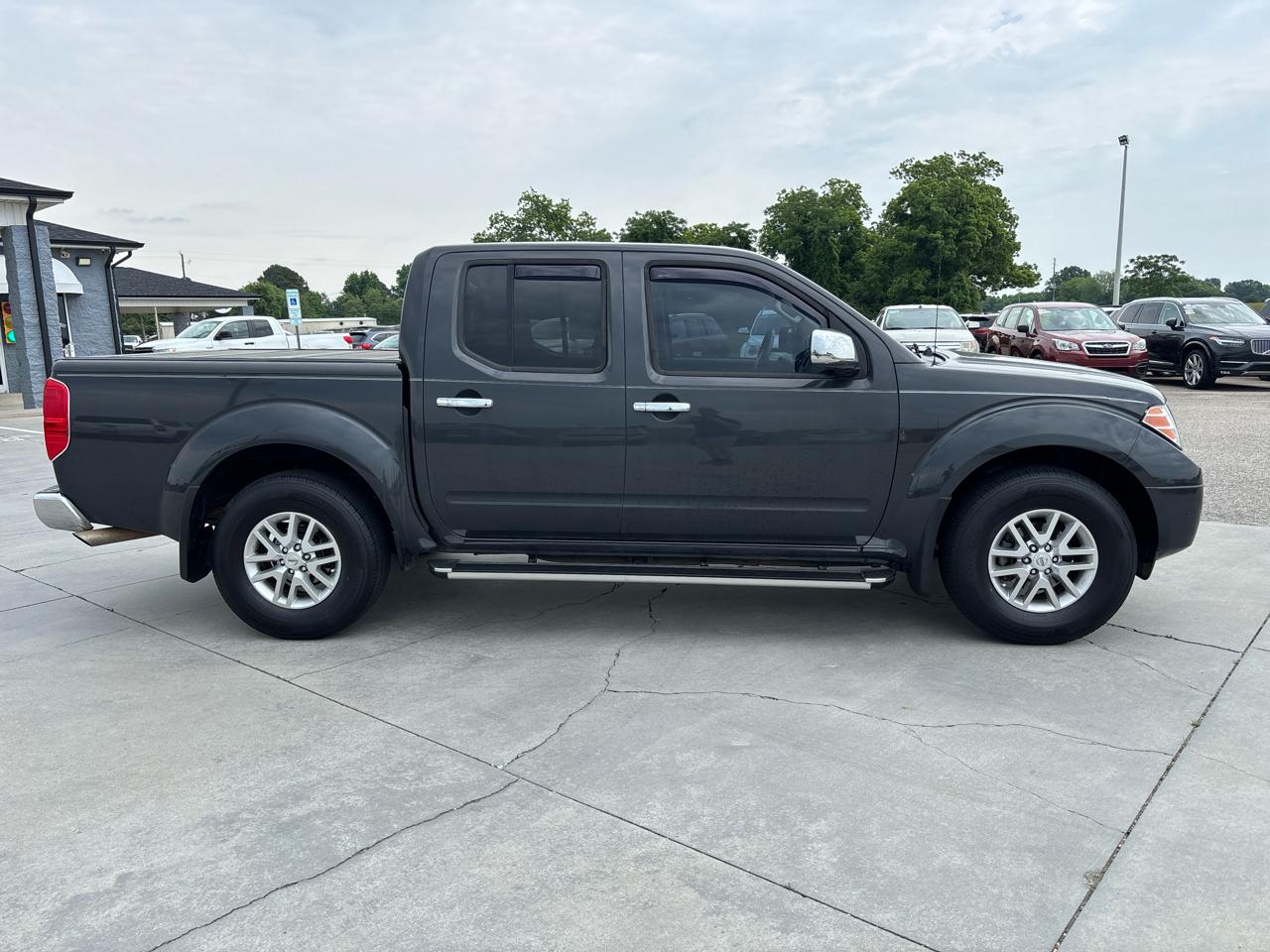 Nissan Frontier 2WD Crew Cab SWB Auto SV 2015