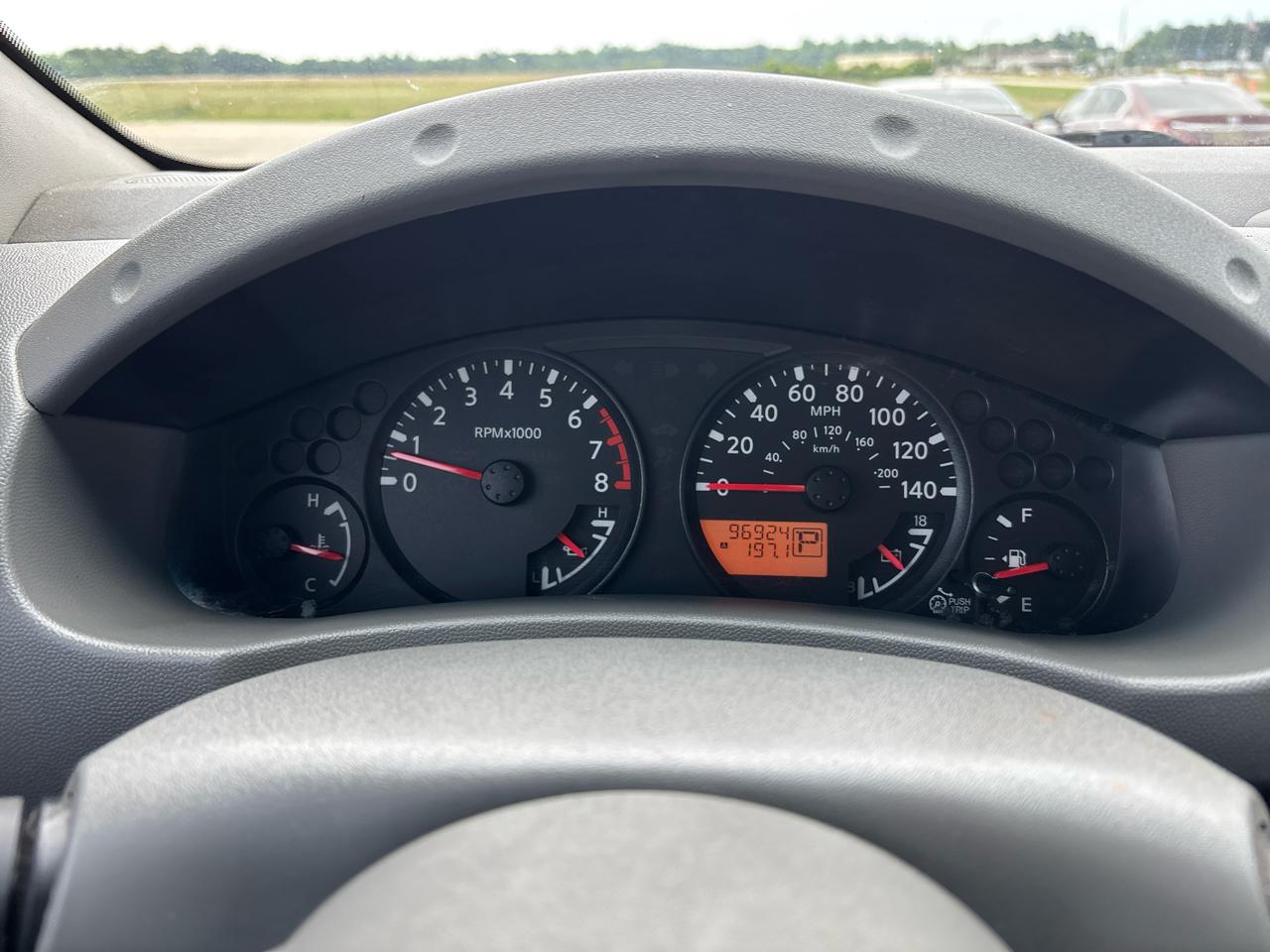 Nissan Frontier 2WD Crew Cab SWB Auto SV 2015