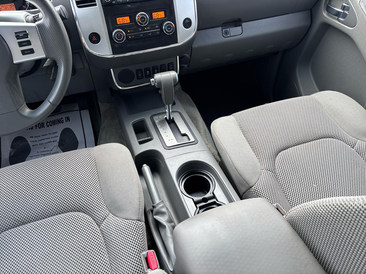 Nissan Frontier 2WD Crew Cab SWB Auto SV 2015