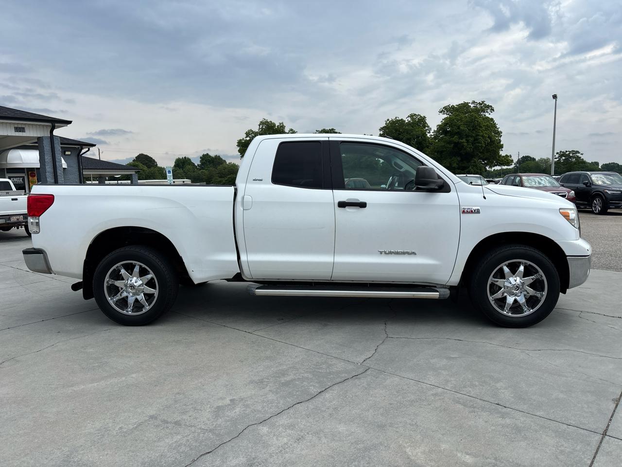 Toyota Tundra 2WD Truck Double Cab 5.7L V8 6-Spd AT SR5 (Natl) 2010