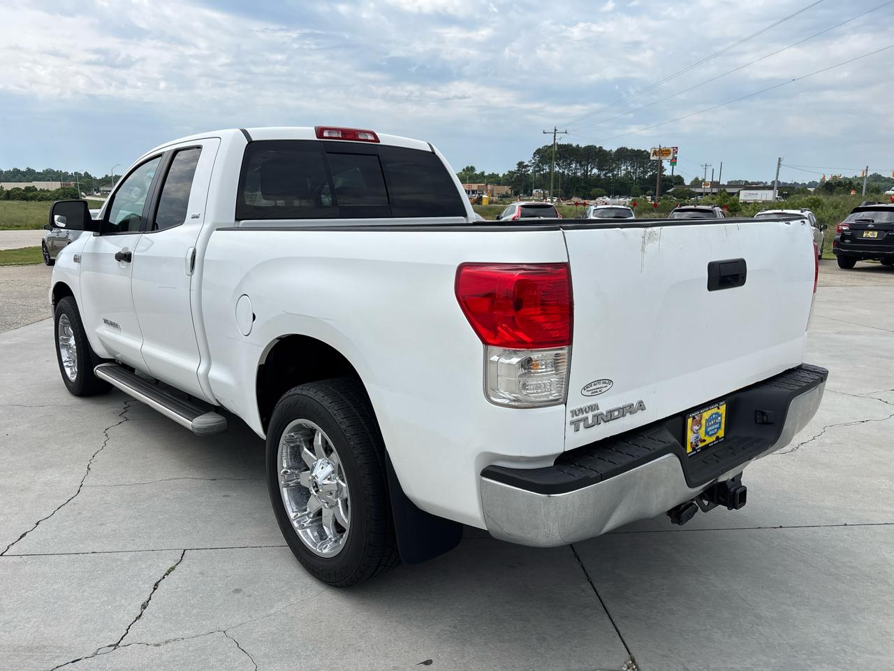 Toyota Tundra 2WD Truck Double Cab 5.7L V8 6-Spd AT SR5 (Natl) 2010