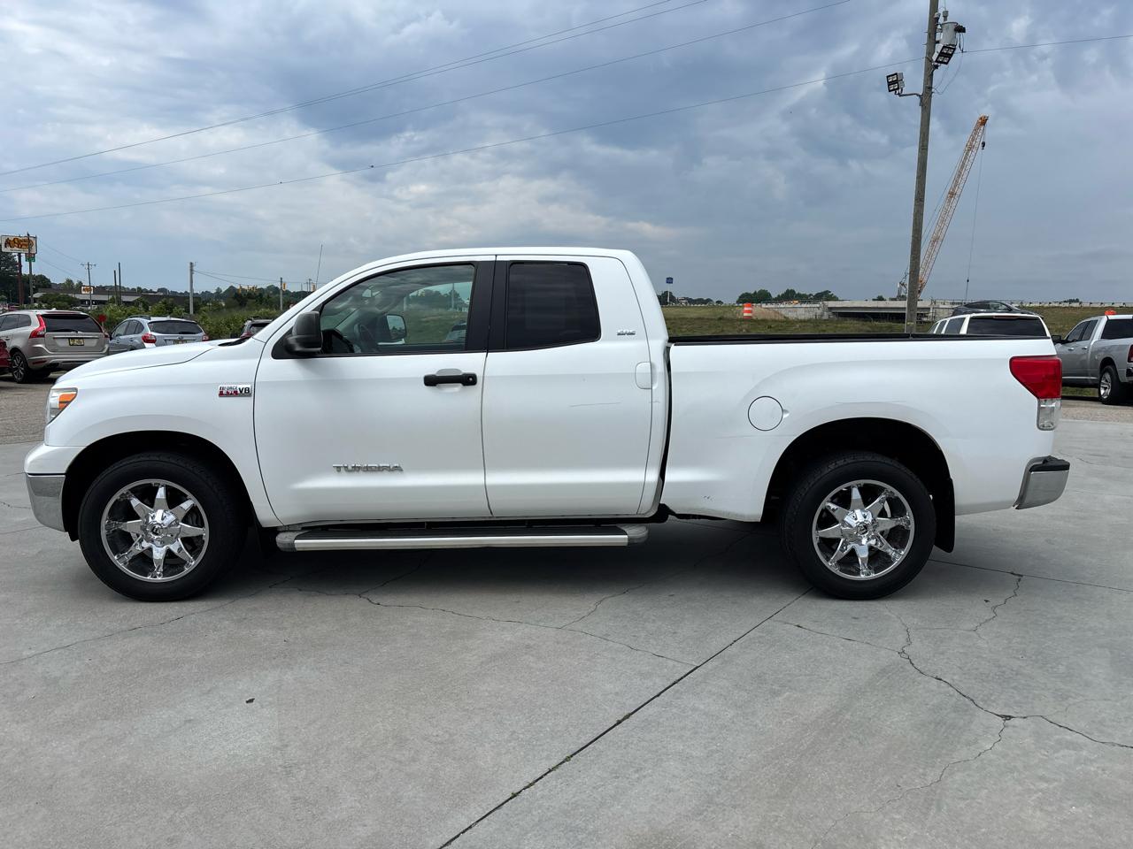 Toyota Tundra 2WD Truck Double Cab 5.7L V8 6-Spd AT SR5 (Natl) 2010