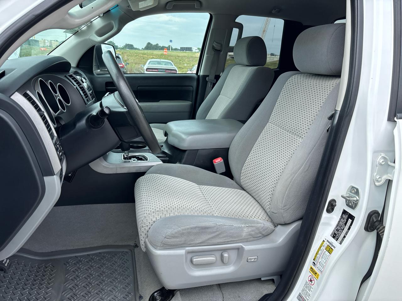 Toyota Tundra 2WD Truck Double Cab 5.7L V8 6-Spd AT SR5 (Natl) 2010