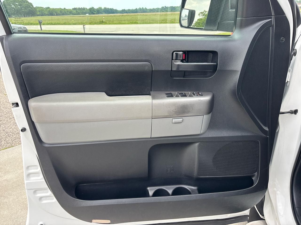 Toyota Tundra 2WD Truck Double Cab 5.7L V8 6-Spd AT SR5 (Natl) 2010
