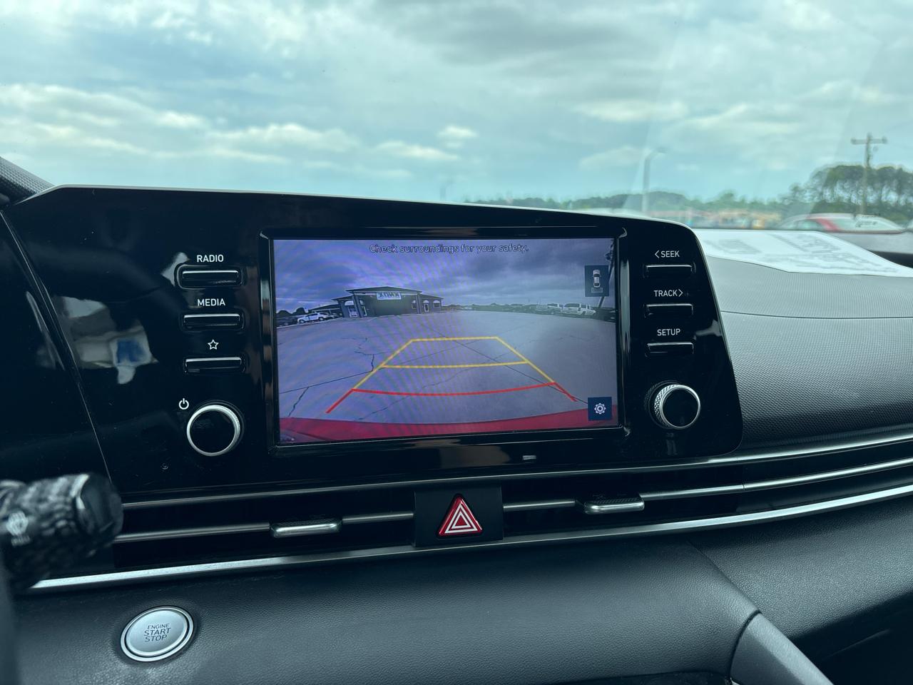 Hyundai Elantra SEL IVT 2021