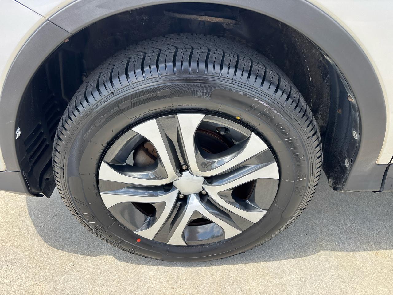 Toyota RAV4 FWD 4dr LE (Natl) 2013