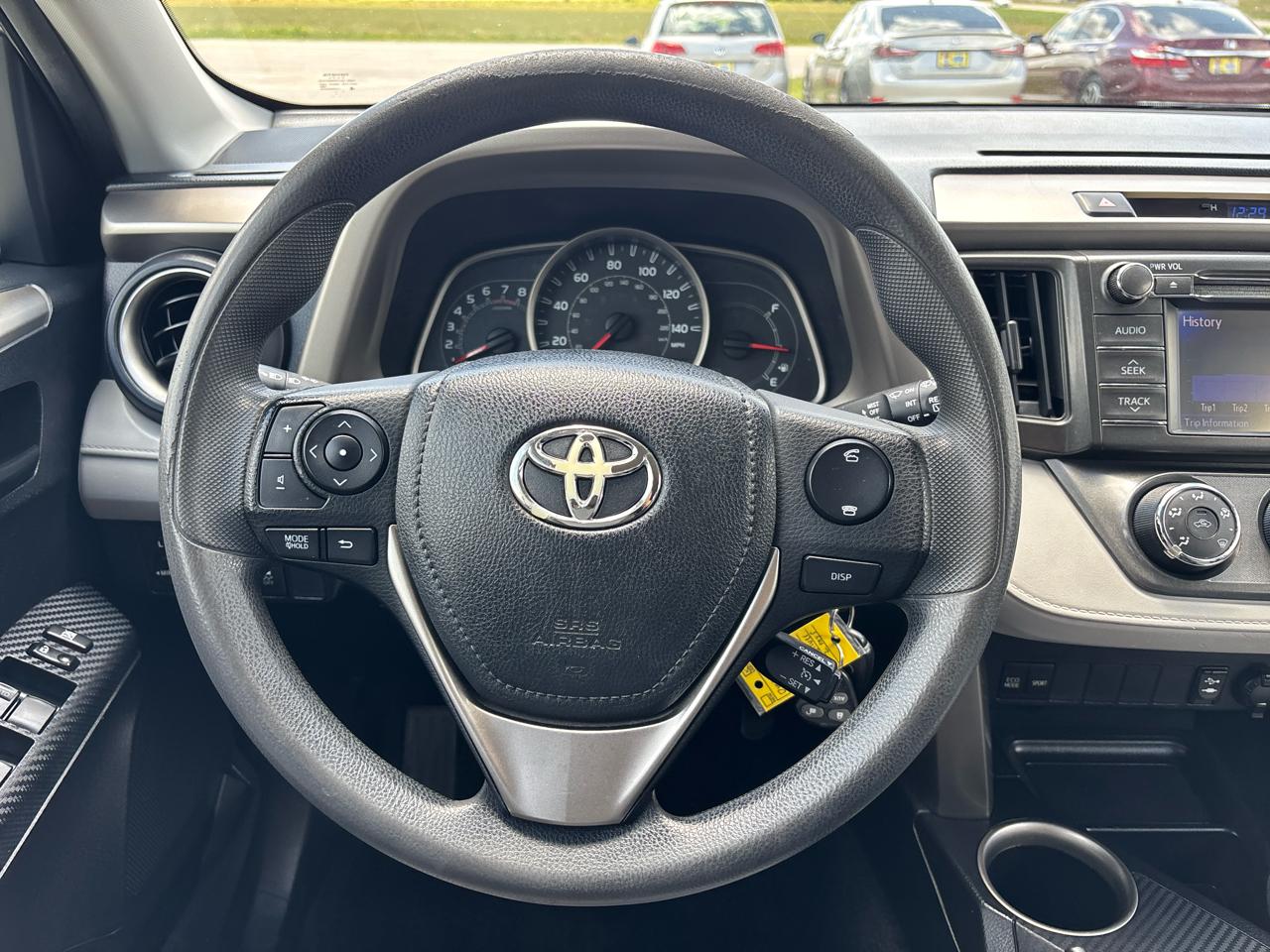 Toyota RAV4 FWD 4dr LE (Natl) 2013