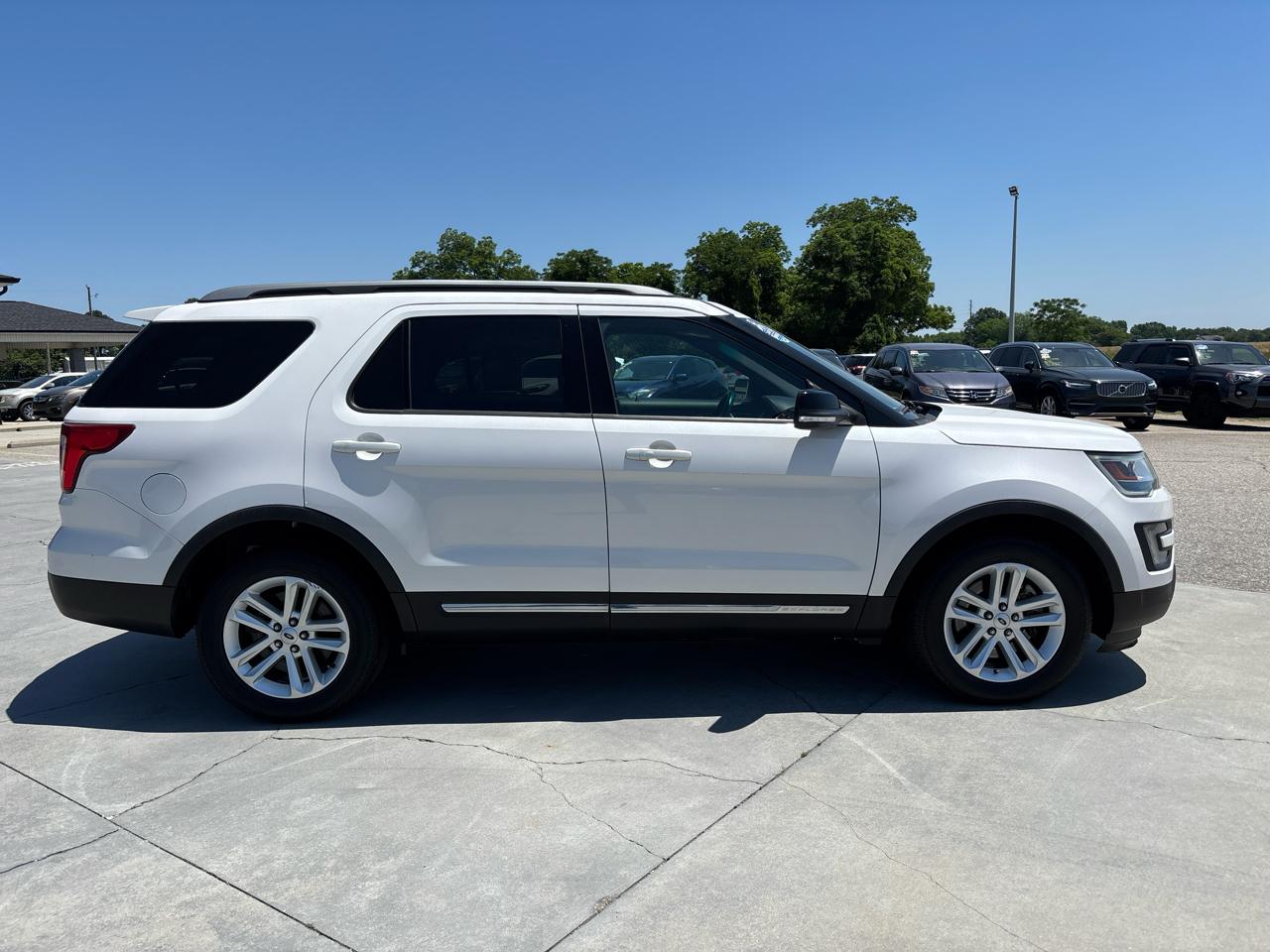 Ford Explorer FWD 4dr XLT 2016