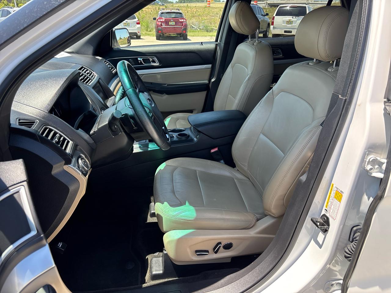 Ford Explorer FWD 4dr XLT 2016