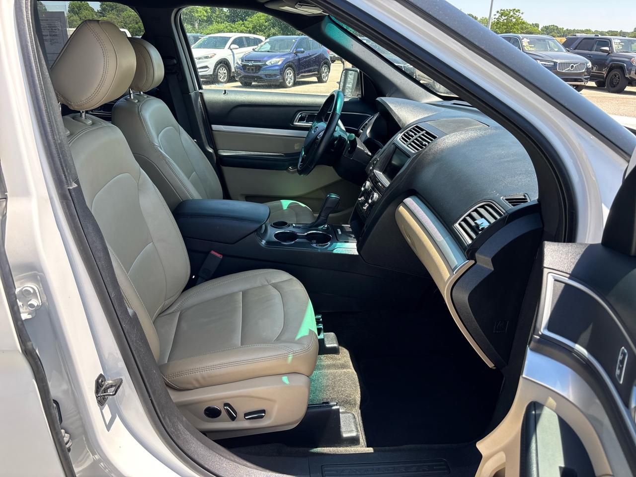 Ford Explorer FWD 4dr XLT 2016