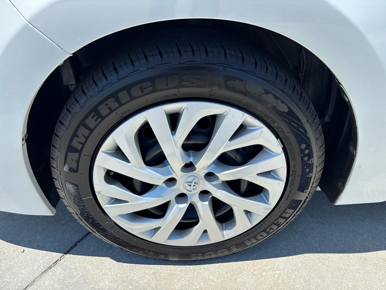 Toyota Corolla 4dr Sdn LE Auto 2018