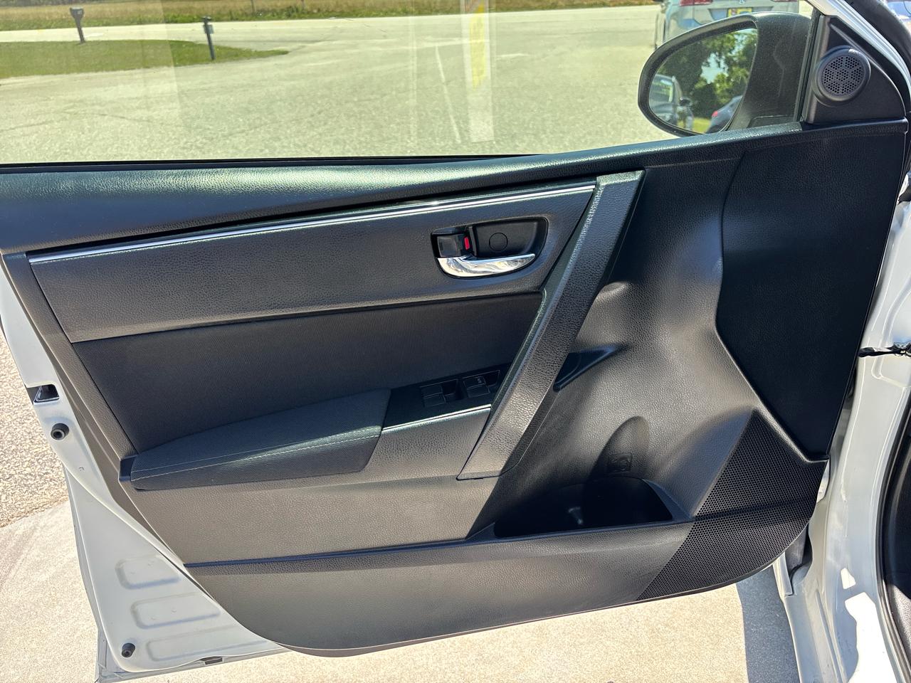 Toyota Corolla 4dr Sdn LE Auto 2018