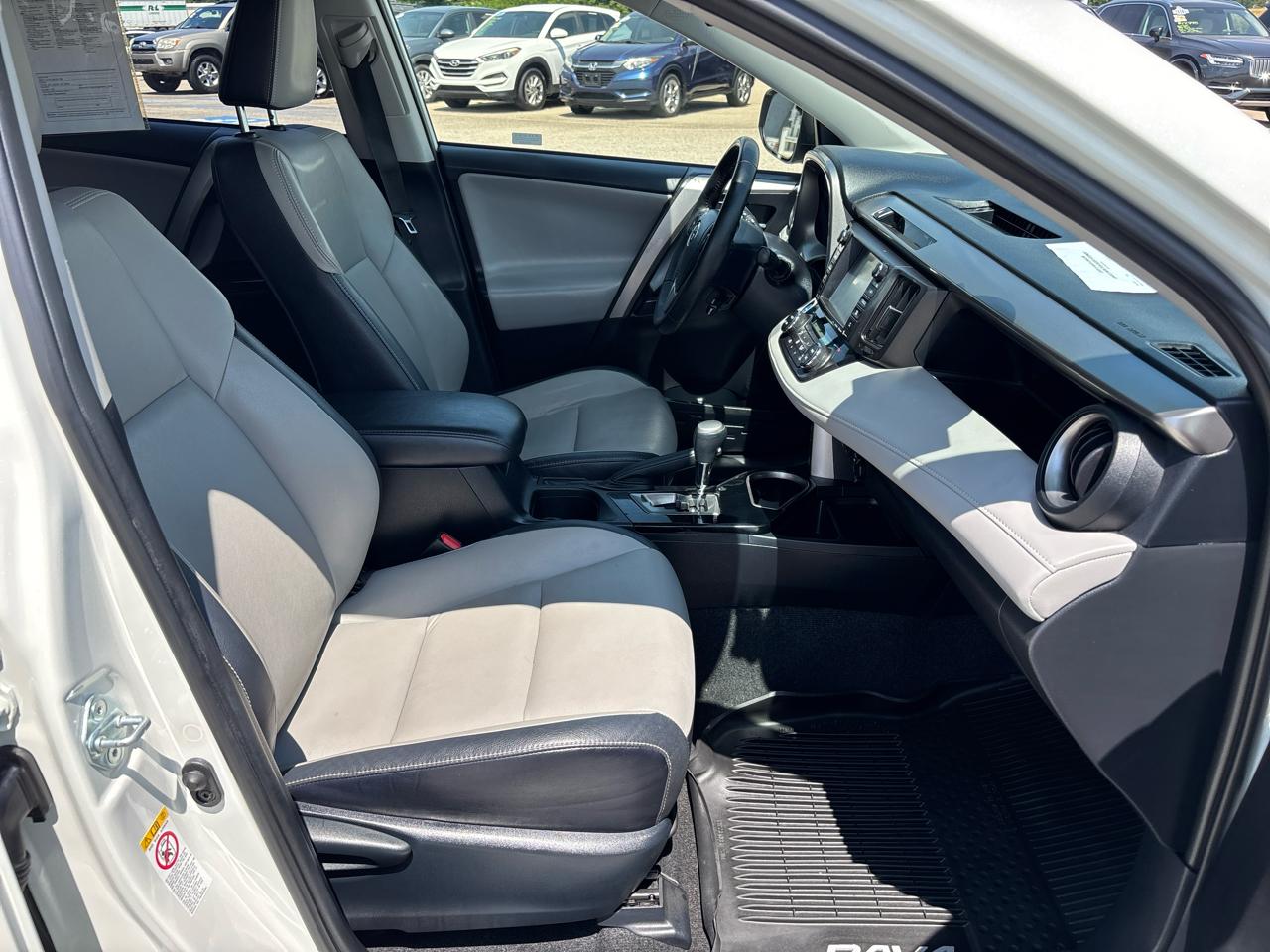 Toyota RAV4 Hybrid Limited AWD (Natl) 2018