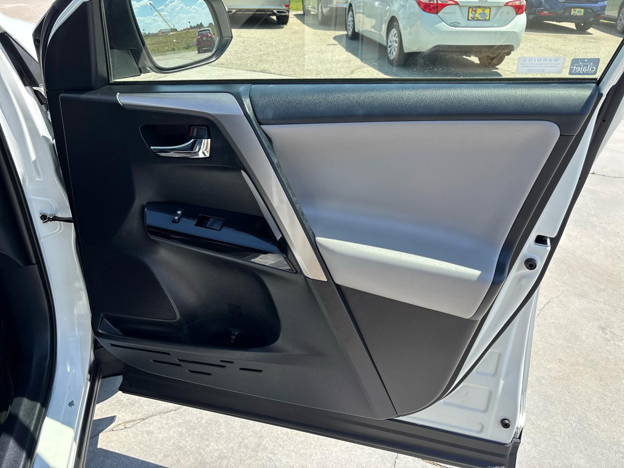 Toyota RAV4 Hybrid Limited AWD (Natl) 2018