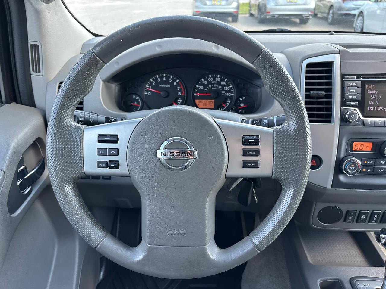 Nissan Frontier 2WD Crew Cab SWB Auto SV 2015