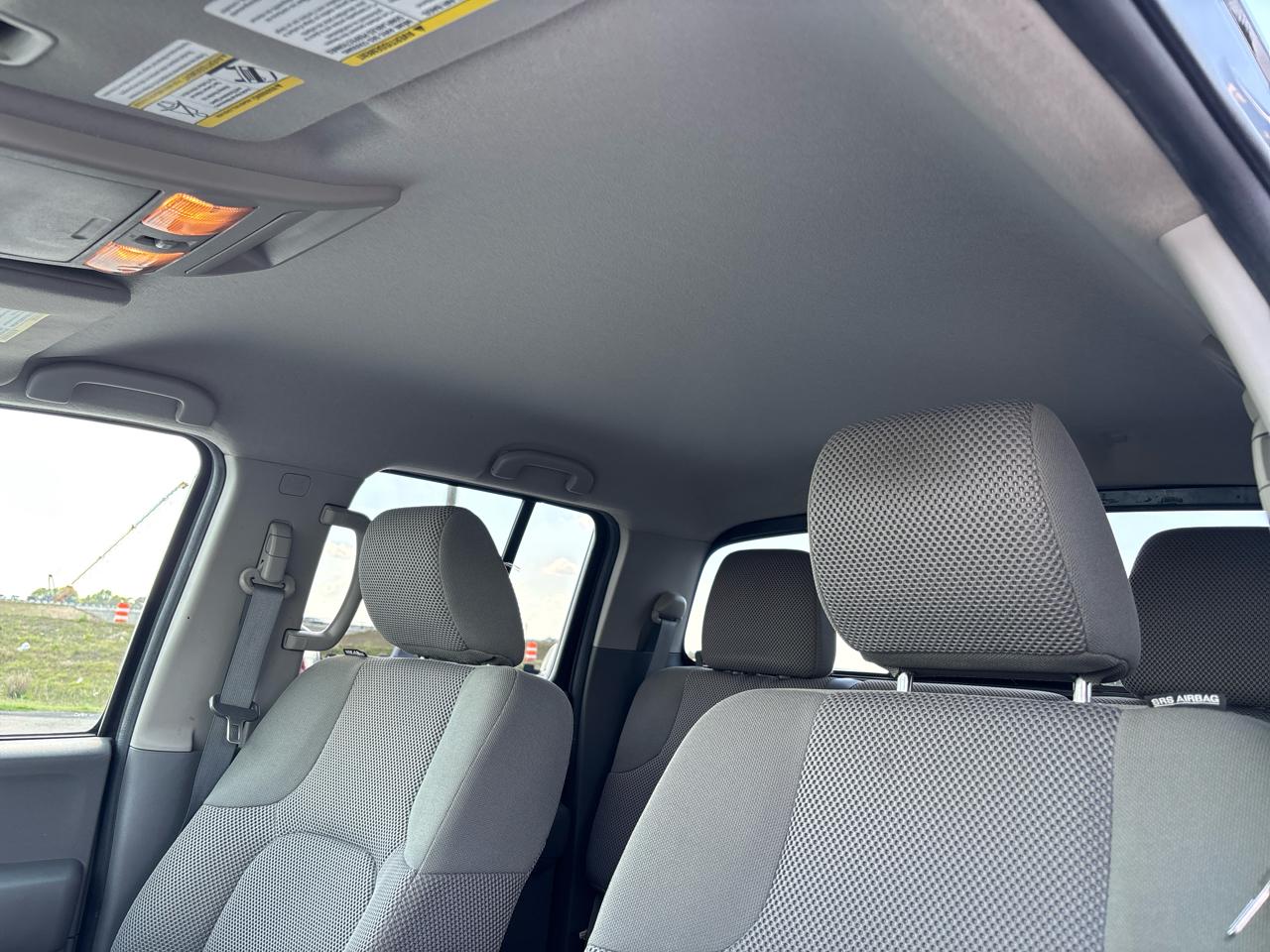 Nissan Frontier 2WD Crew Cab SWB Auto SV 2015