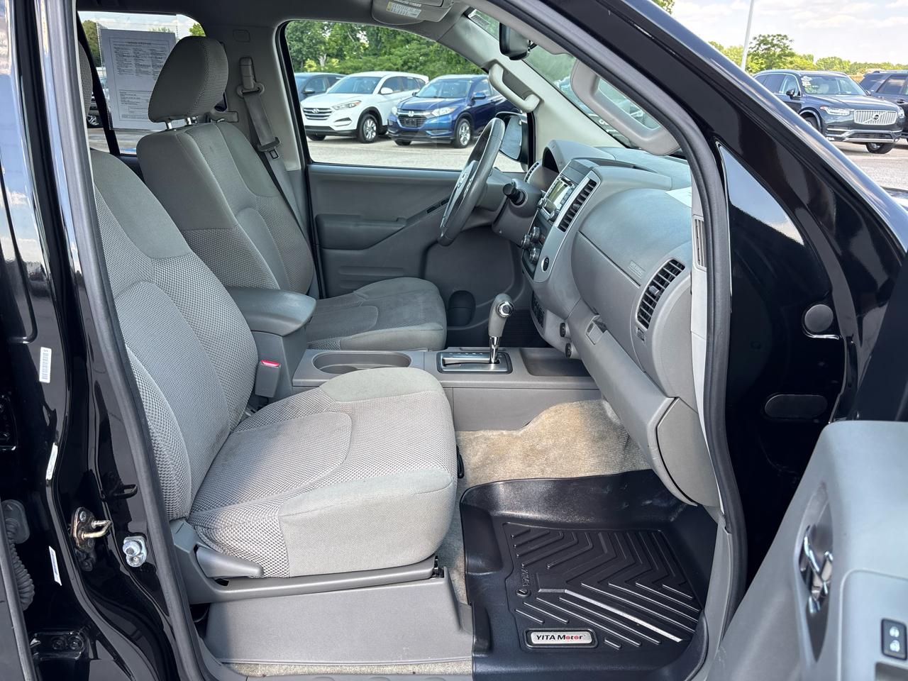Nissan Frontier 2WD Crew Cab SWB Auto SV 2015