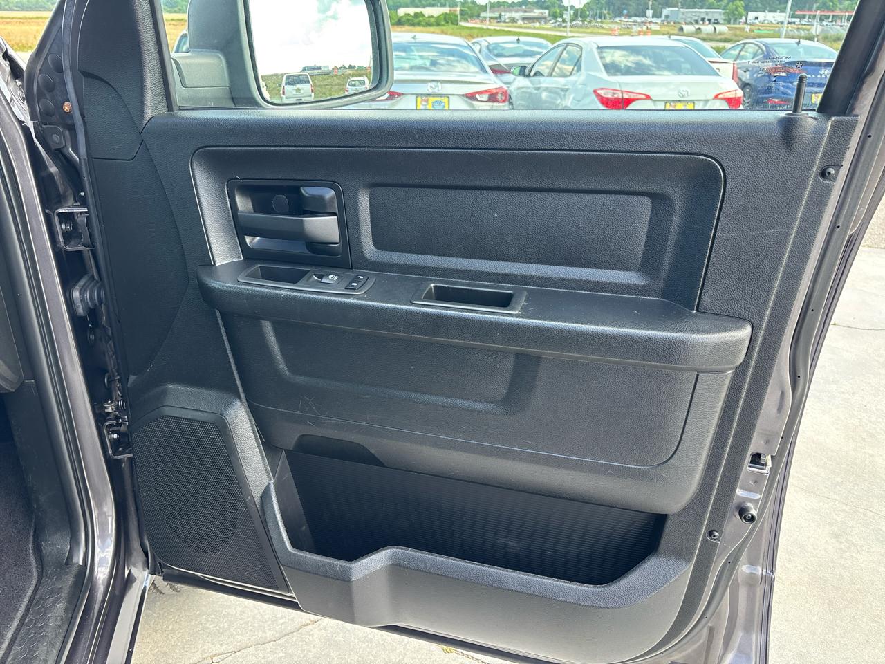 RAM 1500 Classic Express 4x4 Quad Cab 6'4" Box 2019
