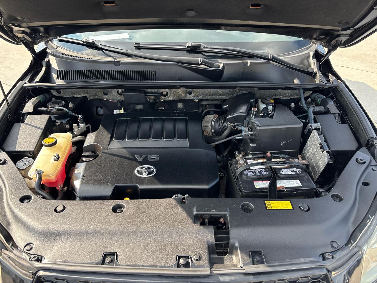 Toyota RAV4 4WD 4dr V6 5-Spd AT Sport (Natl) 2011