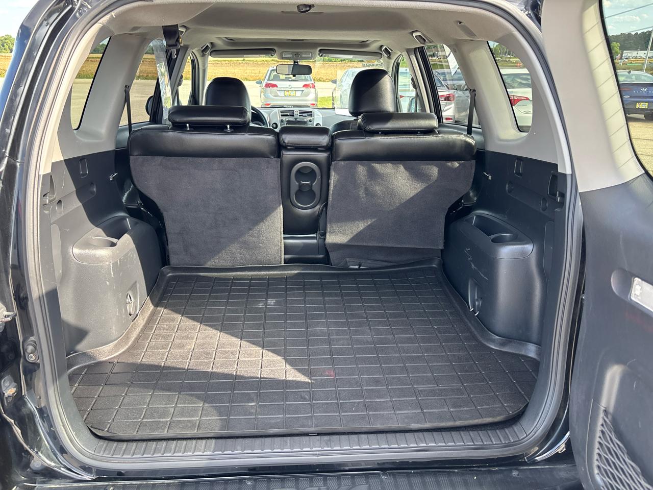 Toyota RAV4 4WD 4dr V6 5-Spd AT Sport (Natl) 2011