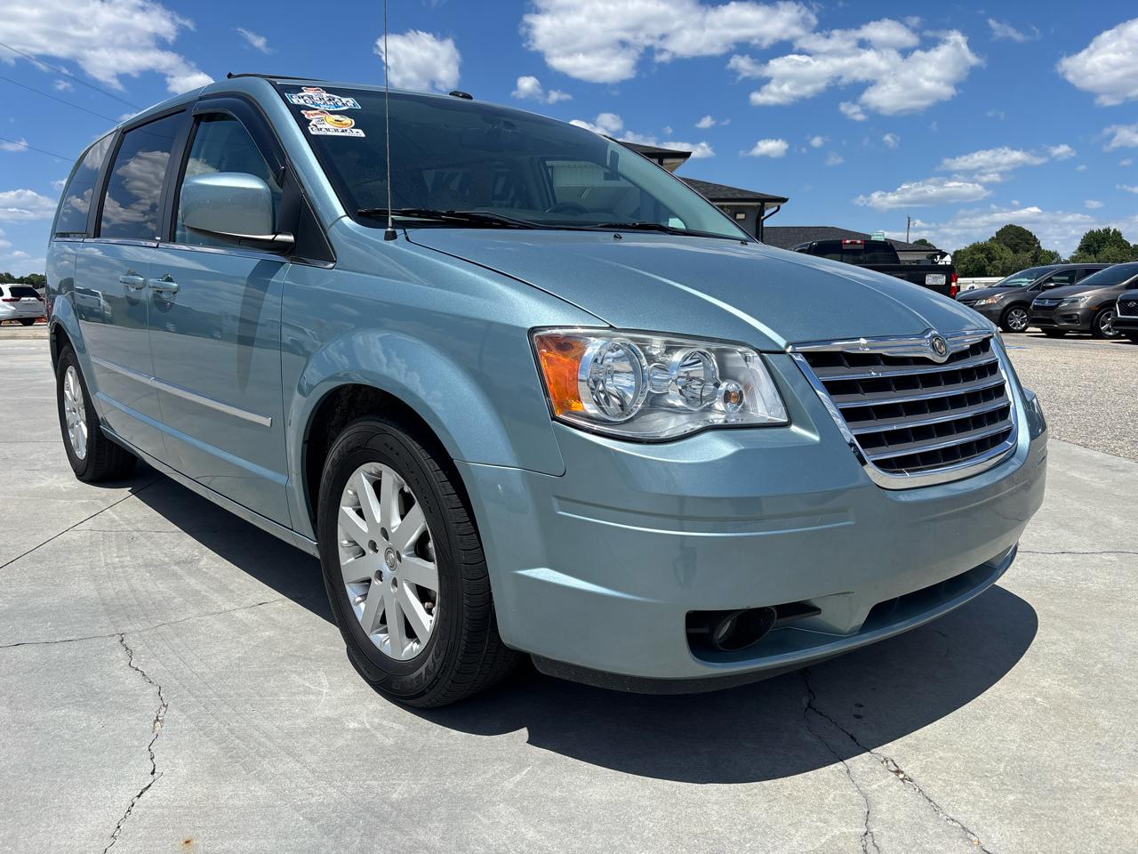 Chrysler Town & Country 4dr Wgn Touring Plus 2010