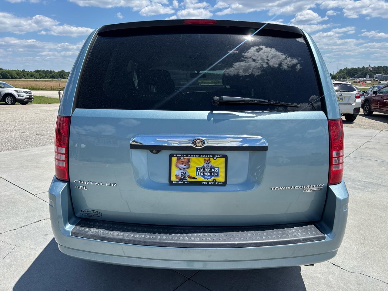 Chrysler Town & Country 4dr Wgn Touring Plus 2010