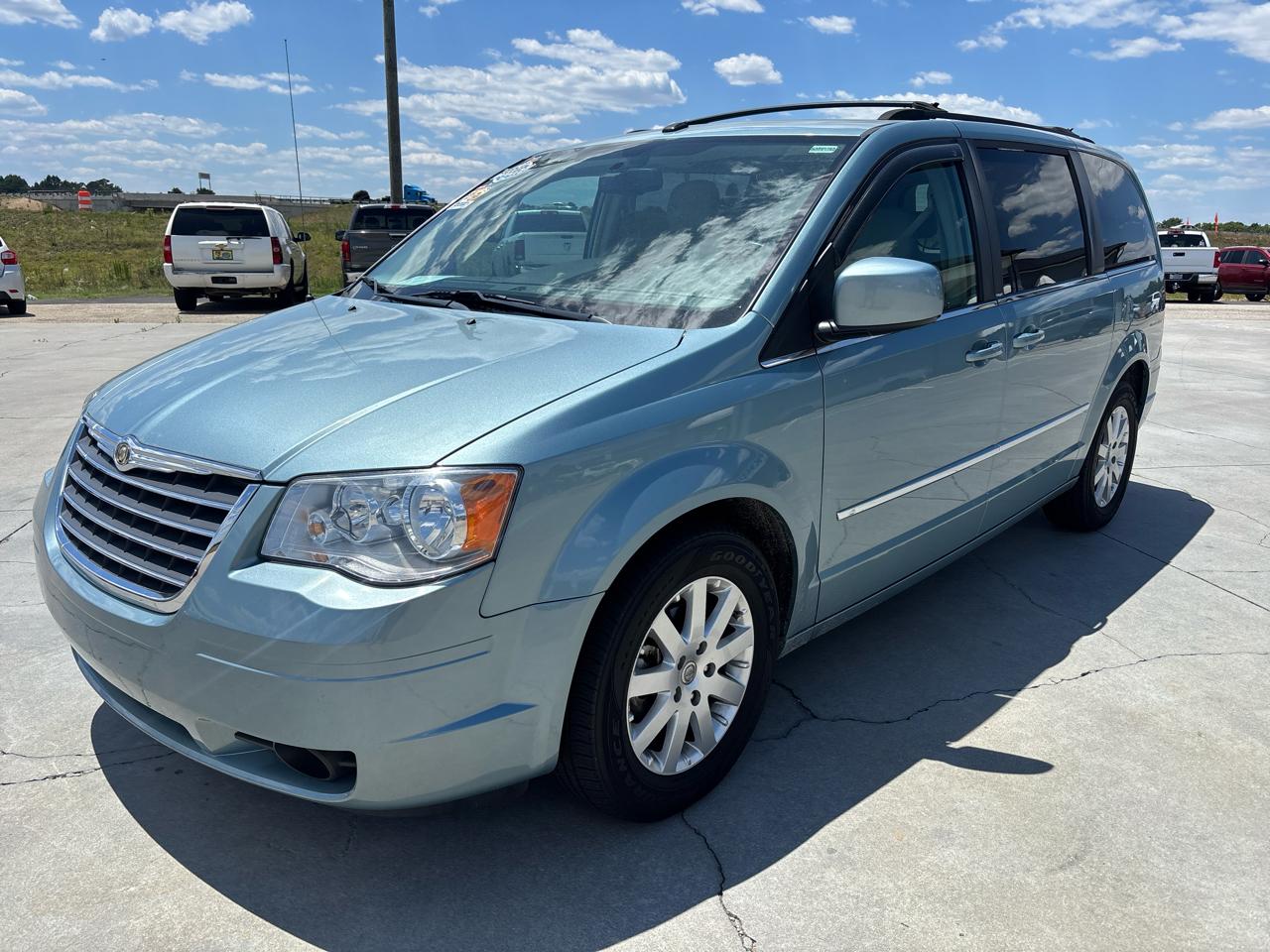 Chrysler Town & Country 4dr Wgn Touring Plus 2010