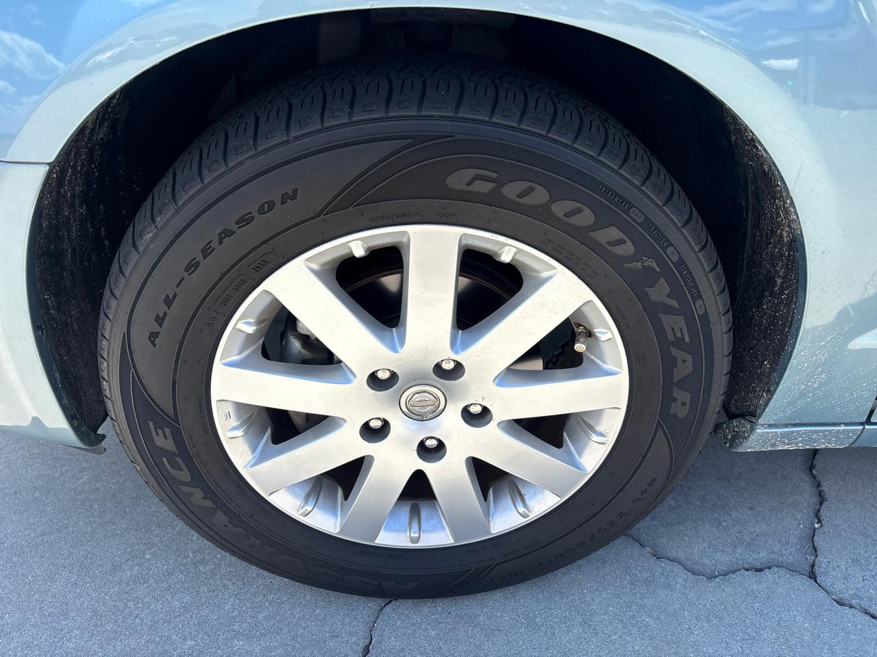 Chrysler Town & Country 4dr Wgn Touring Plus 2010