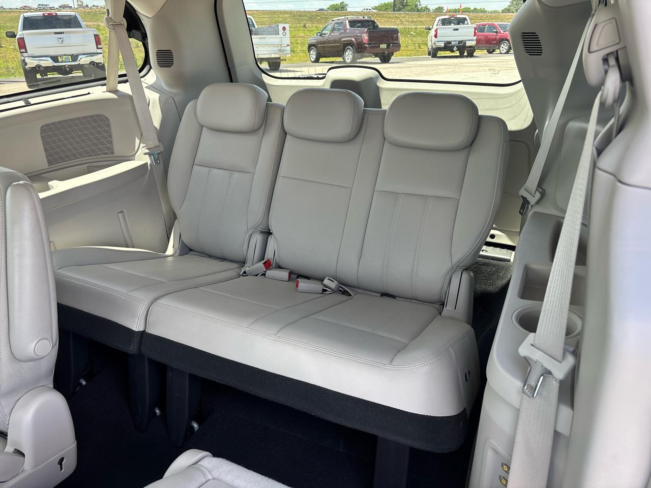 Chrysler Town & Country 4dr Wgn Touring Plus 2010