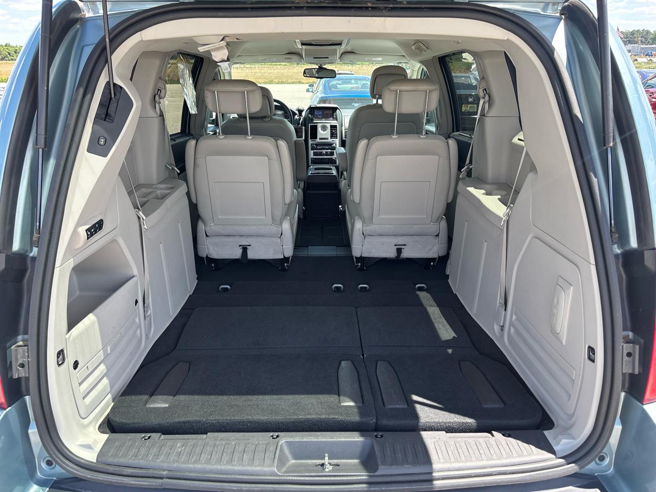Chrysler Town & Country 4dr Wgn Touring Plus 2010