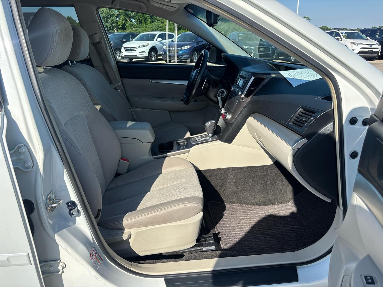 Subaru Outback 4dr Wgn H4 Auto 2.5i Premium 2013