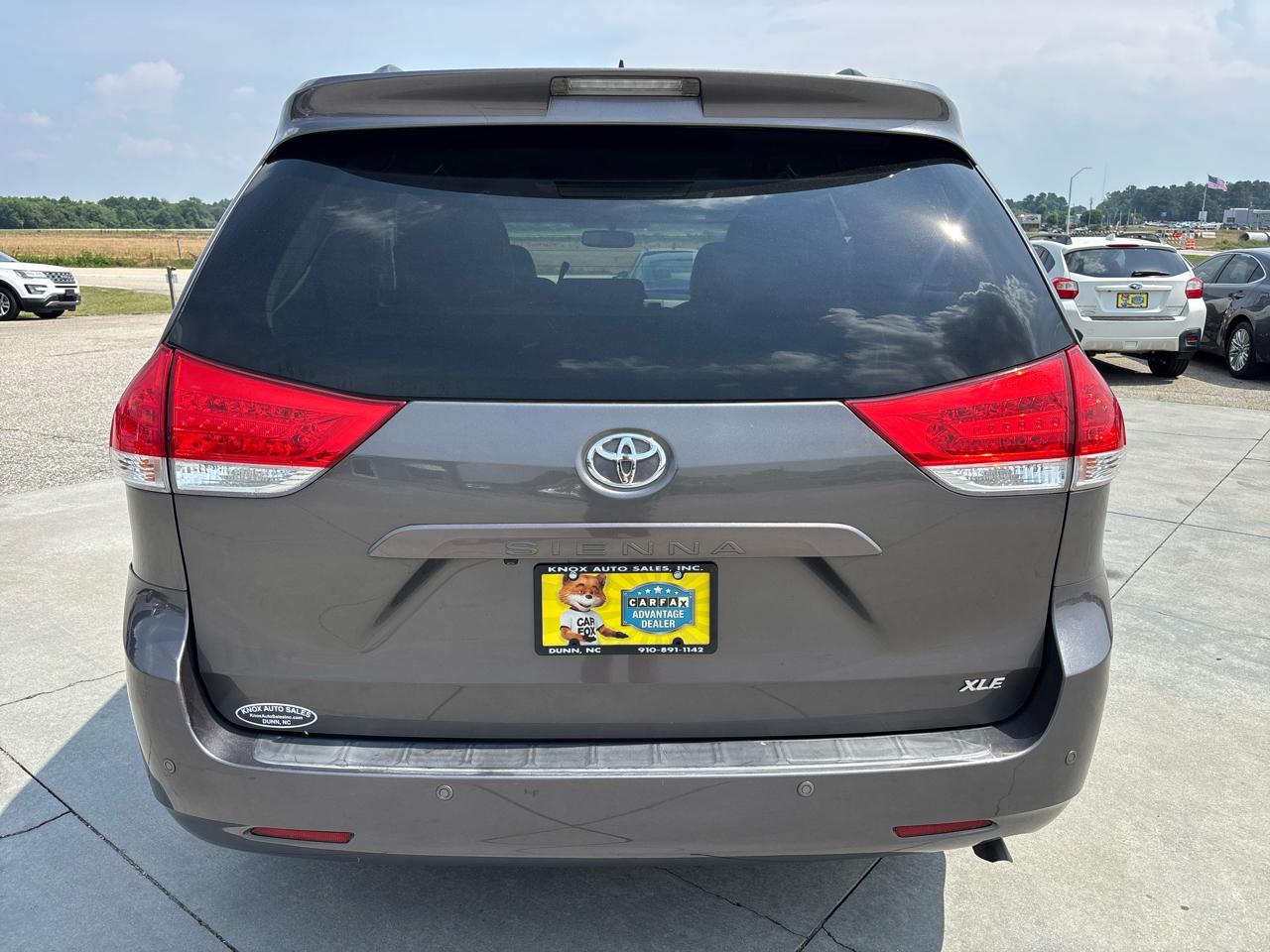 Toyota Sienna XLE FWD 8-Passenger V6 2014