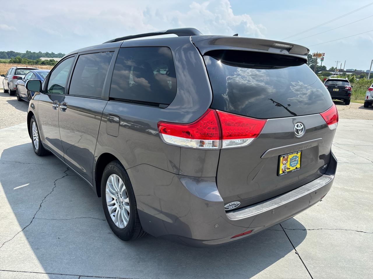 Toyota Sienna XLE FWD 8-Passenger V6 2014