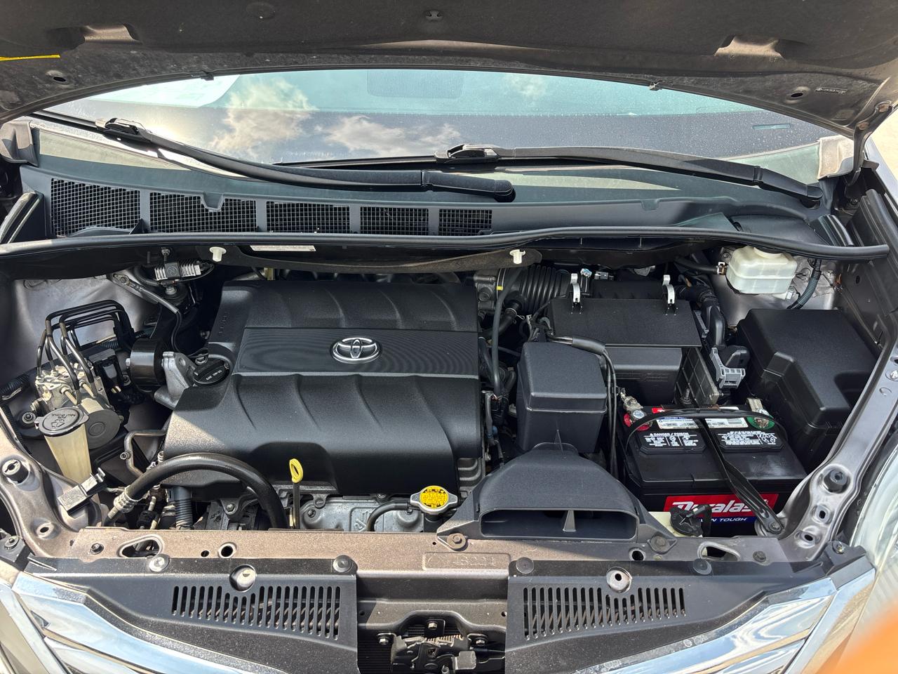 Toyota Sienna XLE FWD 8-Passenger V6 2014