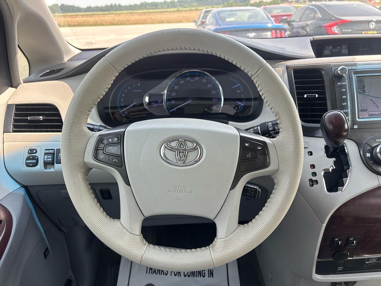Toyota Sienna XLE FWD 8-Passenger V6 2014