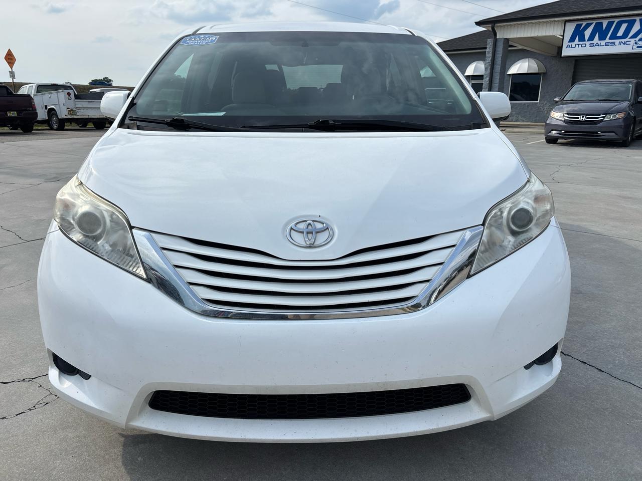 Toyota Sienna LE FWD 8-Passenger (Natl) 2017