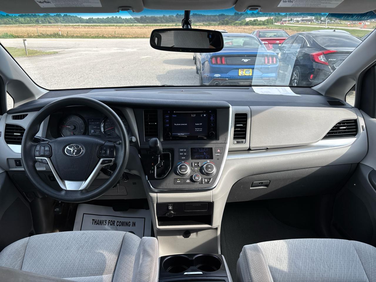 Toyota Sienna LE FWD 8-Passenger (Natl) 2017