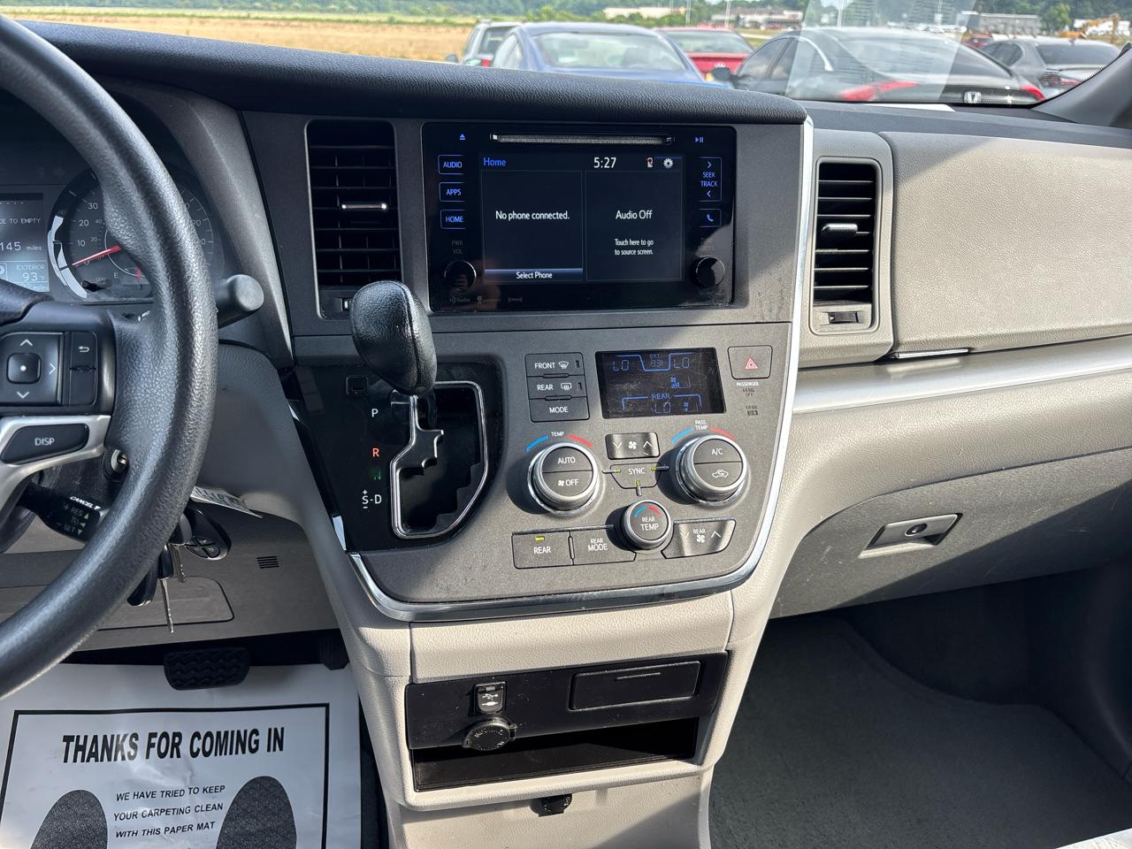 Toyota Sienna LE FWD 8-Passenger (Natl) 2017