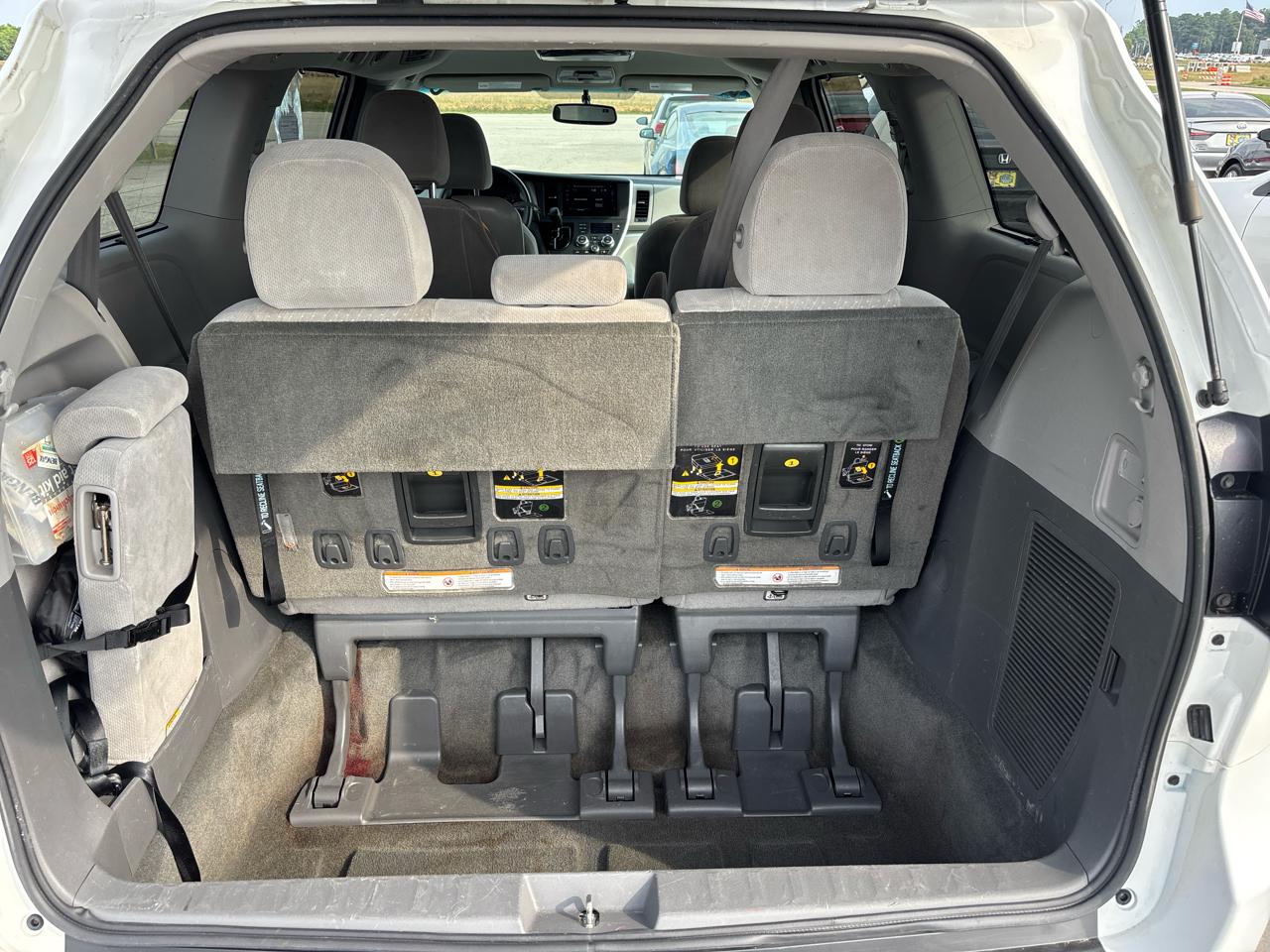 Toyota Sienna LE FWD 8-Passenger (Natl) 2017