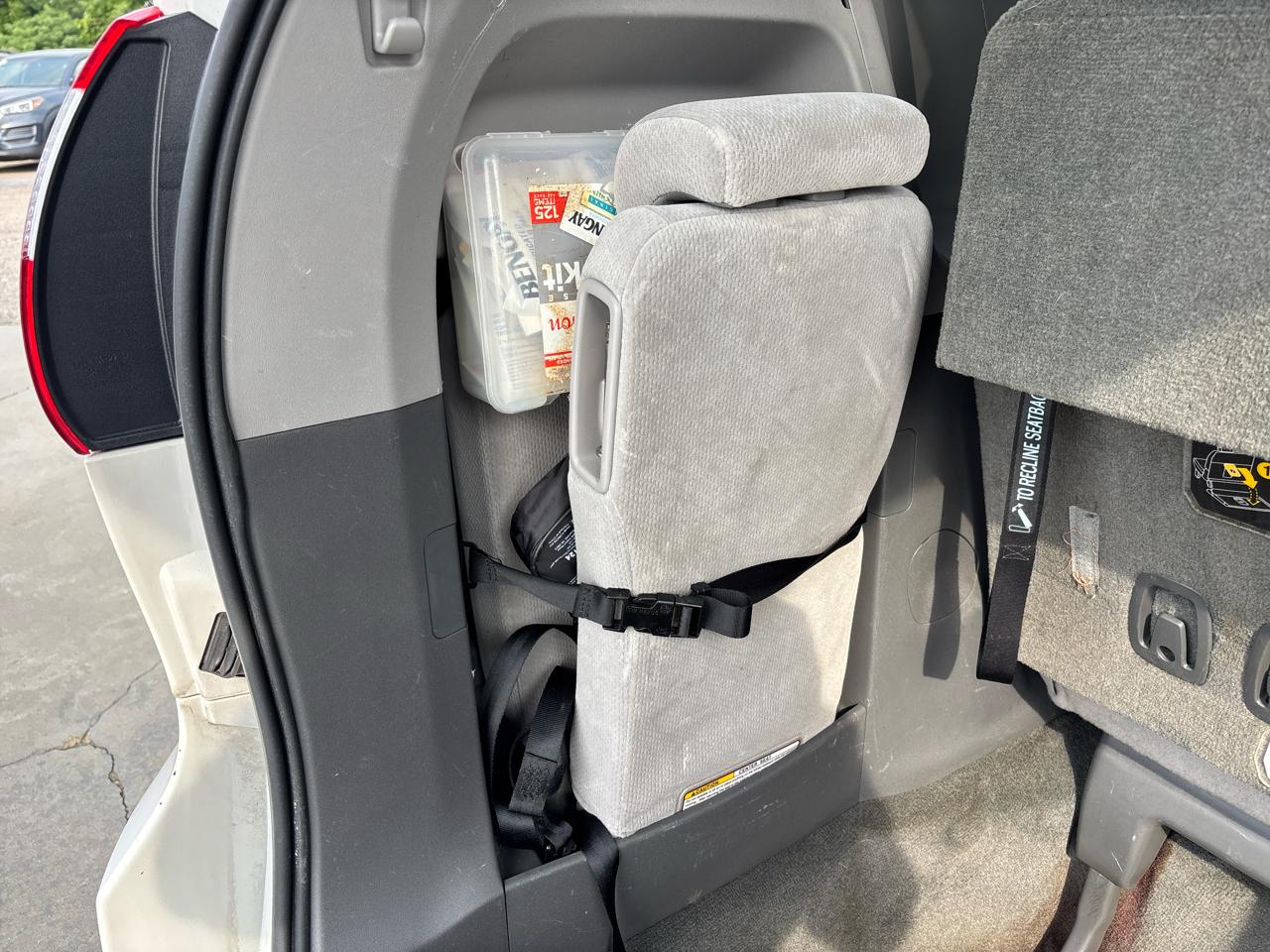 Toyota Sienna LE FWD 8-Passenger (Natl) 2017