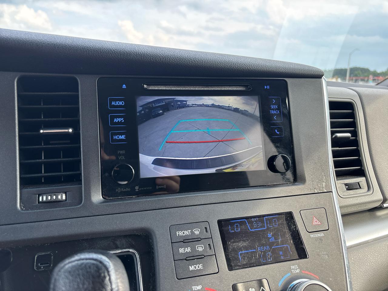 Toyota Sienna LE FWD 8-Passenger (Natl) 2017