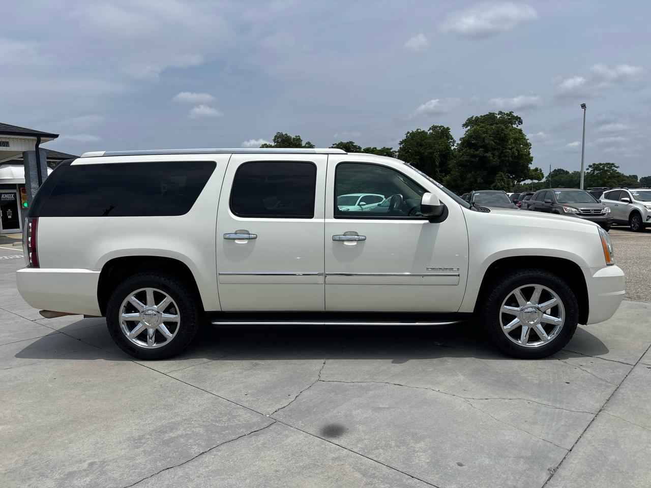 GMC Yukon XL AWD 4dr Denali 2014