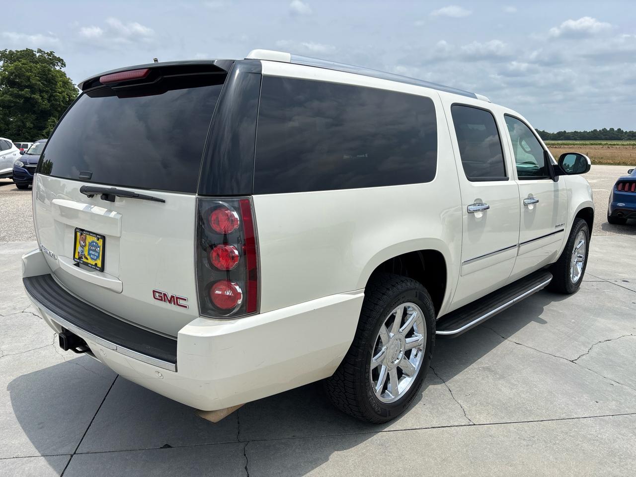 GMC Yukon XL AWD 4dr Denali 2014