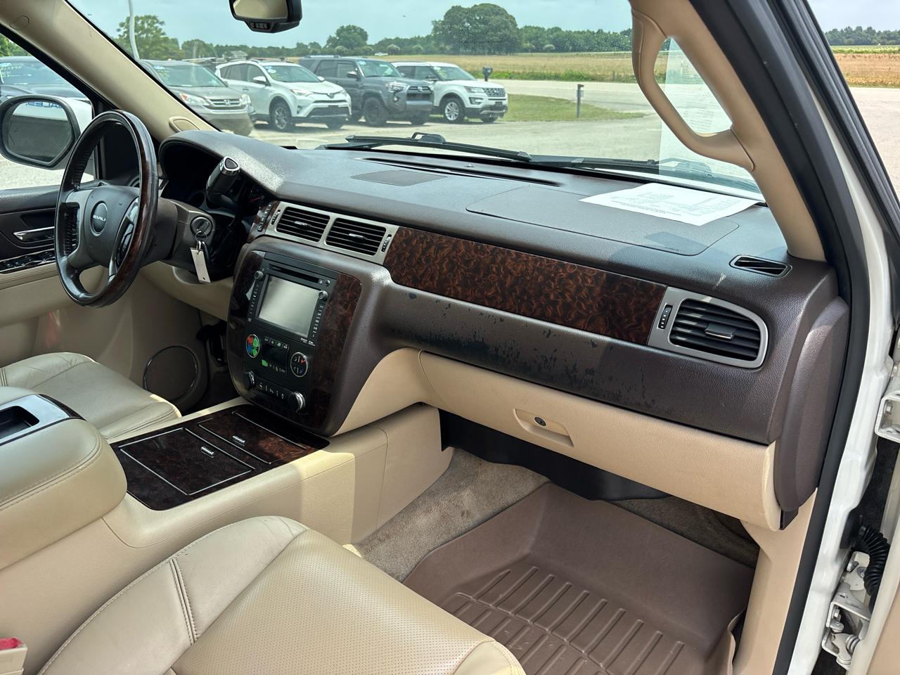 GMC Yukon XL AWD 4dr Denali 2014