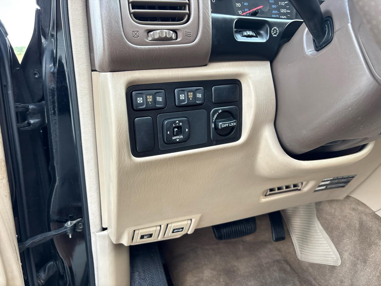 Toyota Land Cruiser 4dr 4WD 1998
