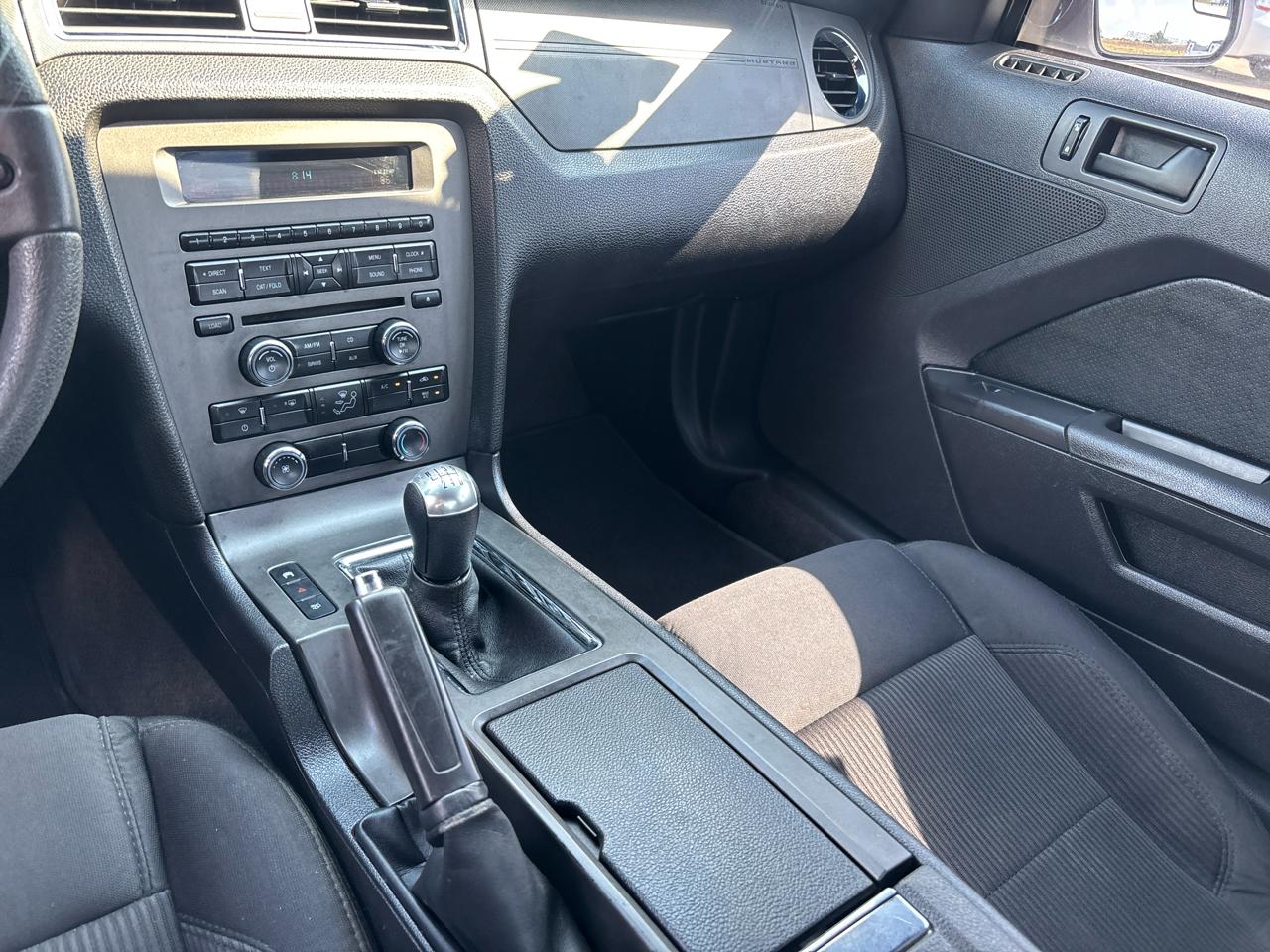 Ford Mustang 2dr Cpe GT 2011